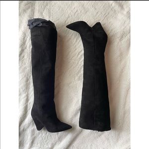 Saint Laurent niki boots!